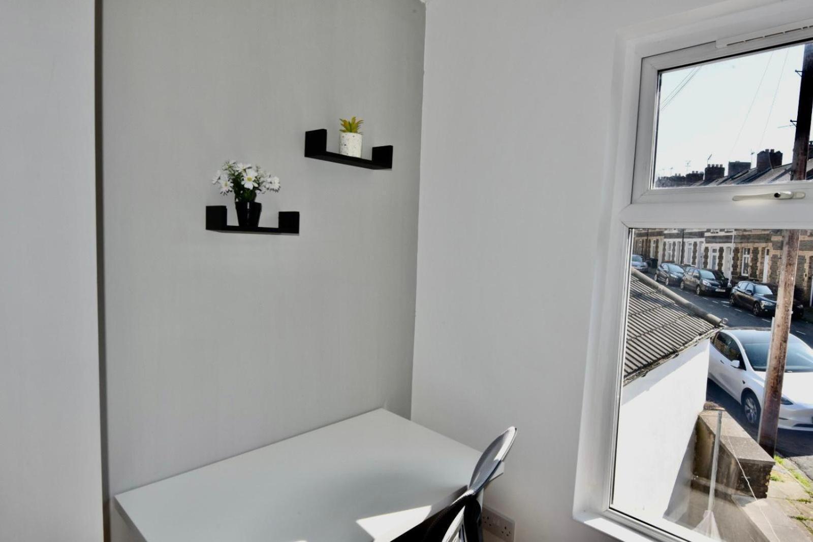 Come On In Lucas Street Newport Train Station Sleep Upto 8 Villa Exterior photo